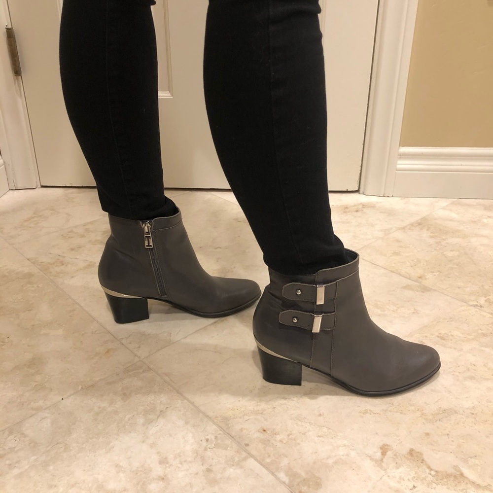 Isaac Mizrahi Heeled Booties